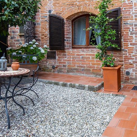 Agriturismo Palazzo Val Del Sasso Villastrada  Exterior foto