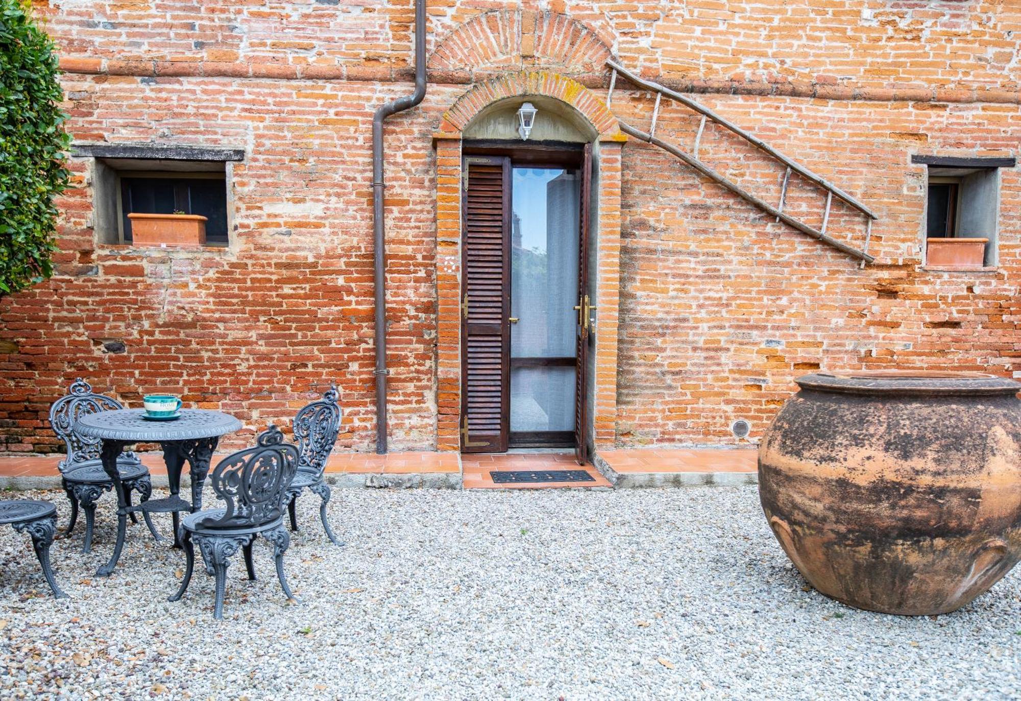 Agriturismo Palazzo Val Del Sasso Villastrada  Exterior foto